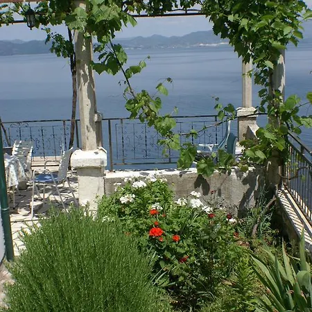 Apartment Apartments By The Sea Cove Crkvice, Peljesac - 4507 Trstenik (Dubrovnik-Neretva)